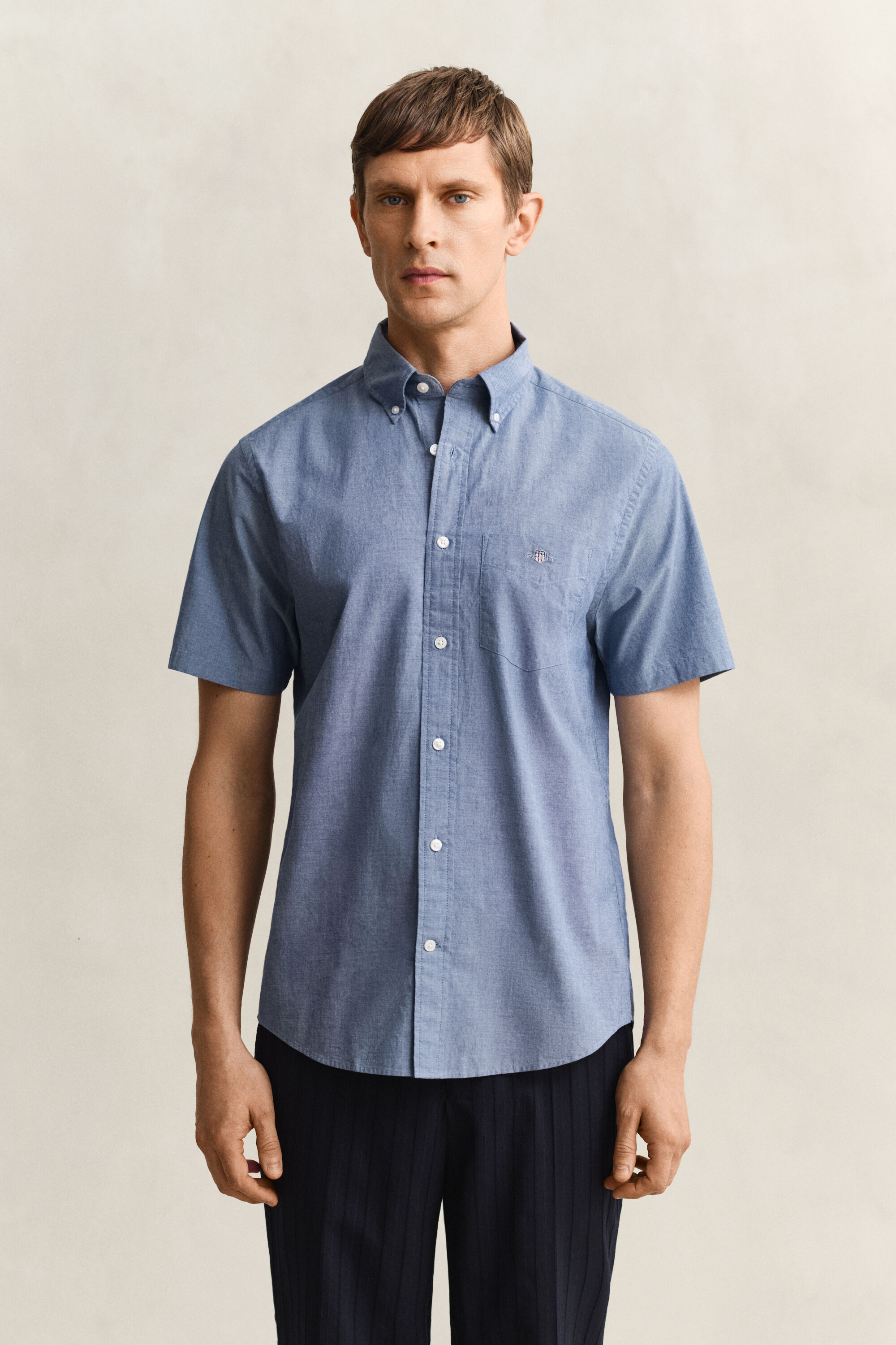 Camisa clásica de manga corta en popelina