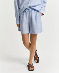 Pantalones cortos de sirsaca a rayas del mismo tono