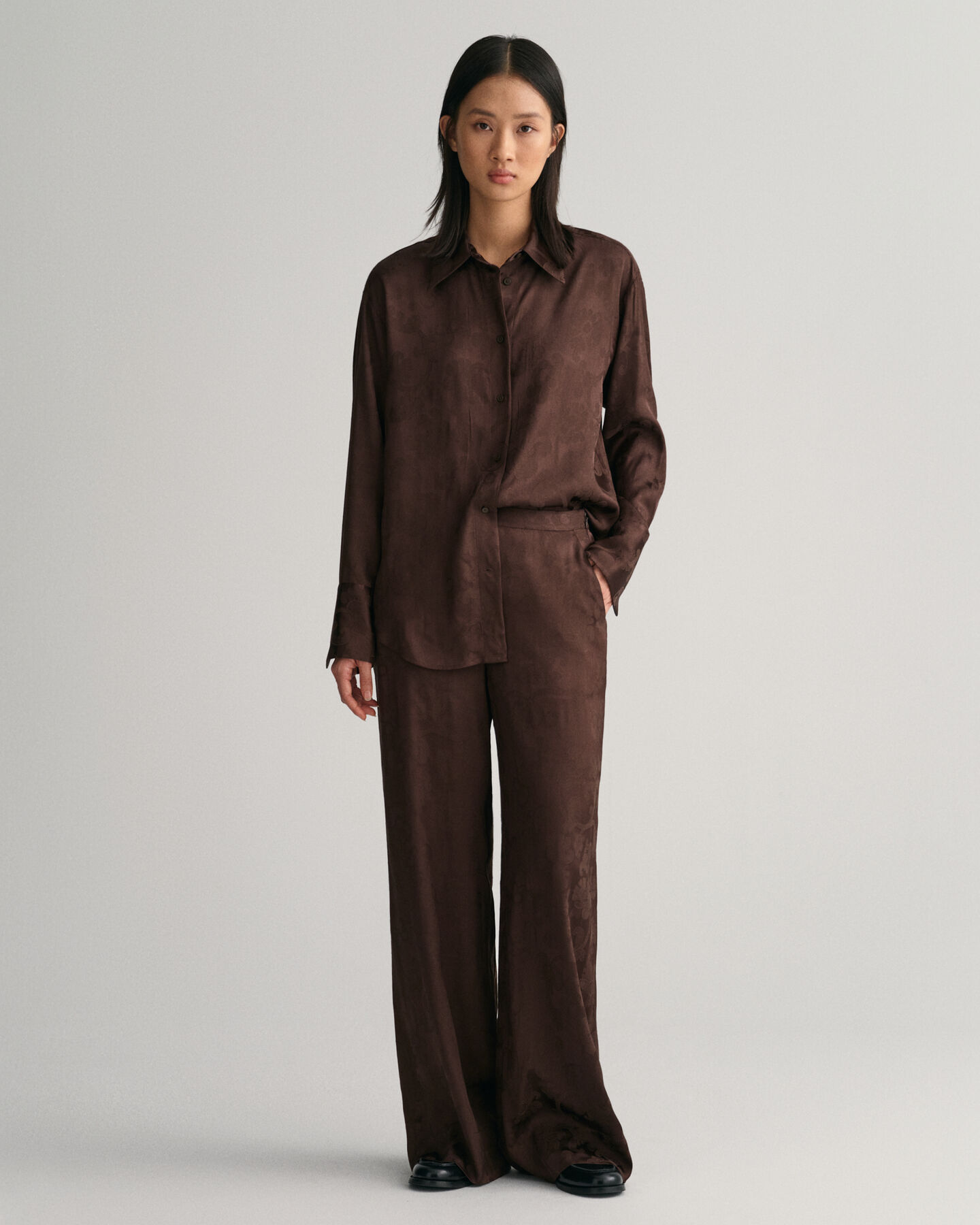 Pantalones de pernera ancha en jacquard con dise&ntilde;o de encaje