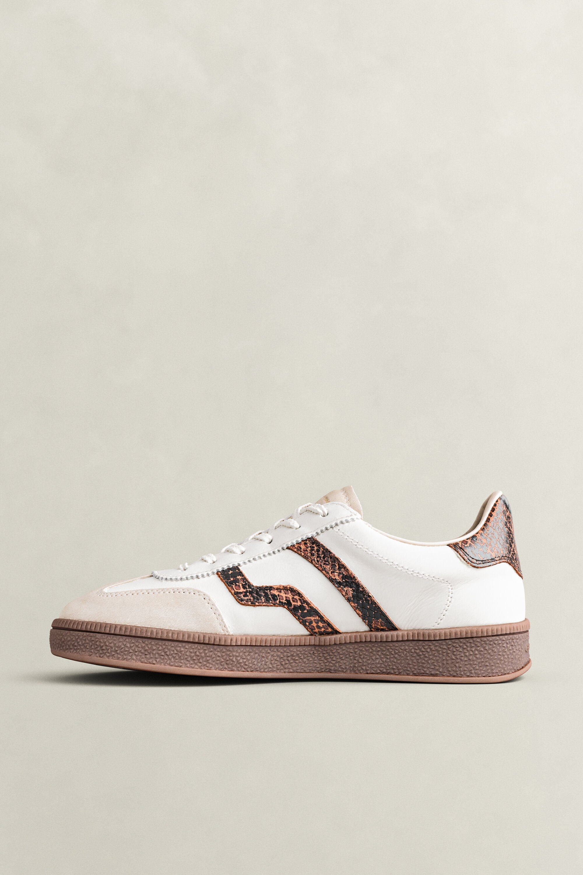Zapatillas de piel y ante Cuzima