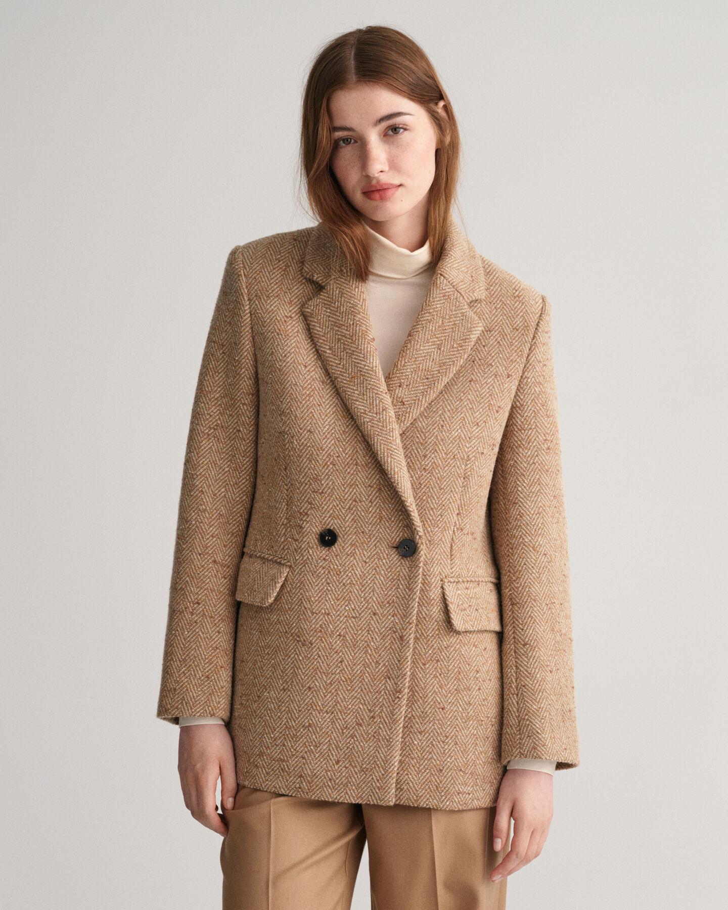 Americana Regular Fit con diseño de espiga