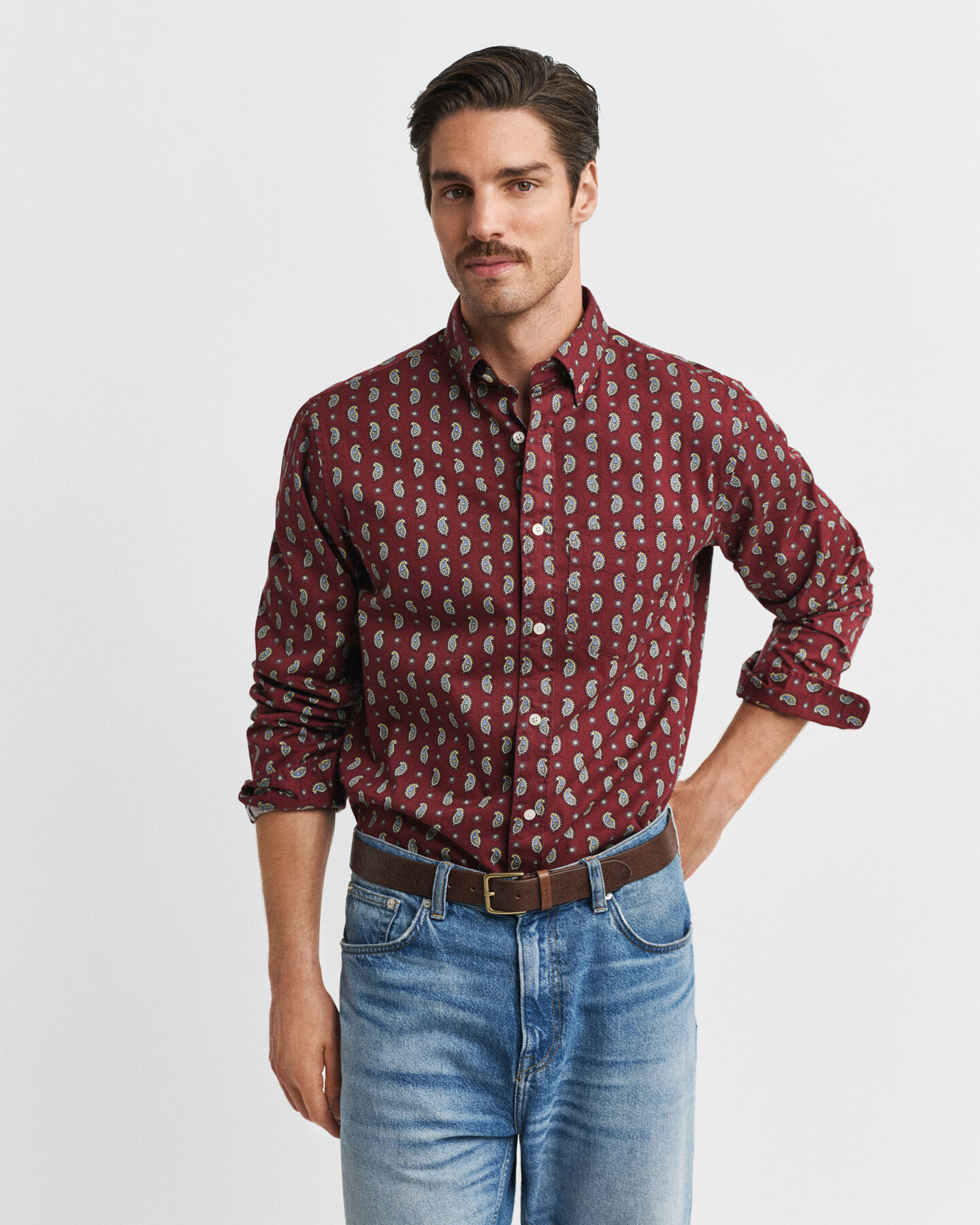 Camisa Regular Fit de sarga con estampado de cachemir