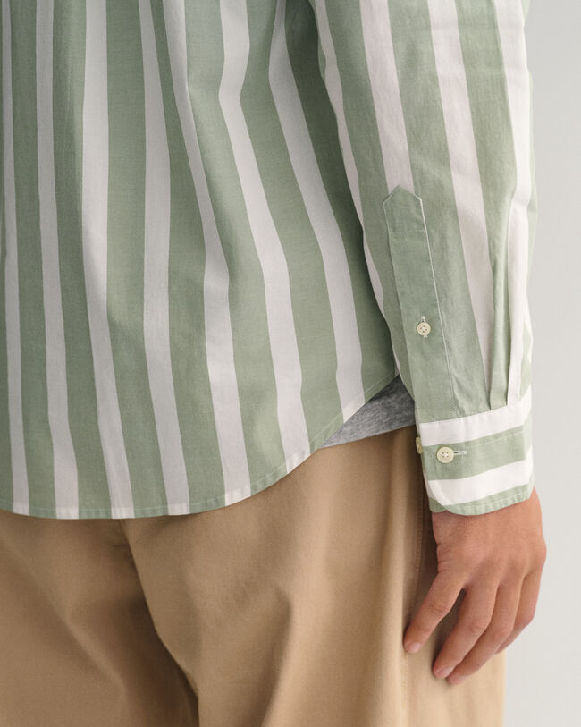 Camisa Regular Fit de rayas anchas en velarte