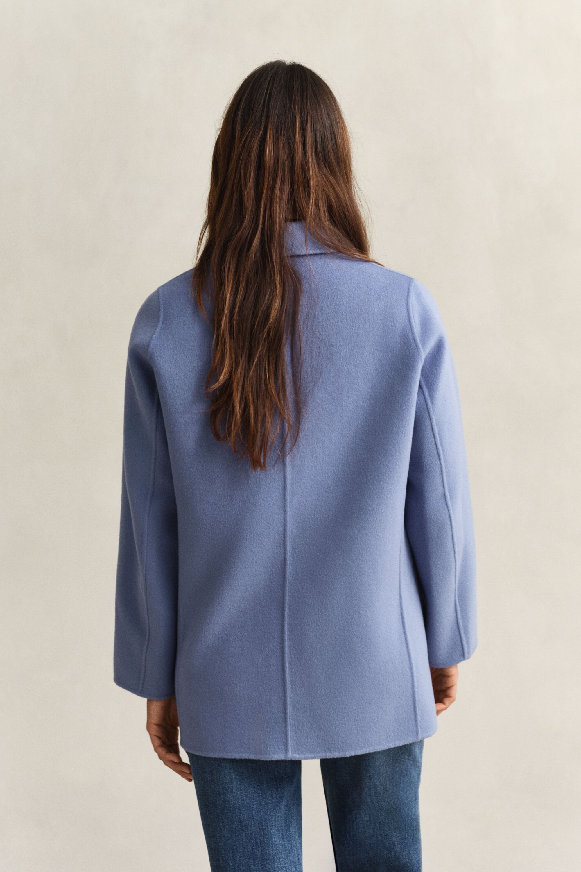 Chaquetón con detalle cosido a mano