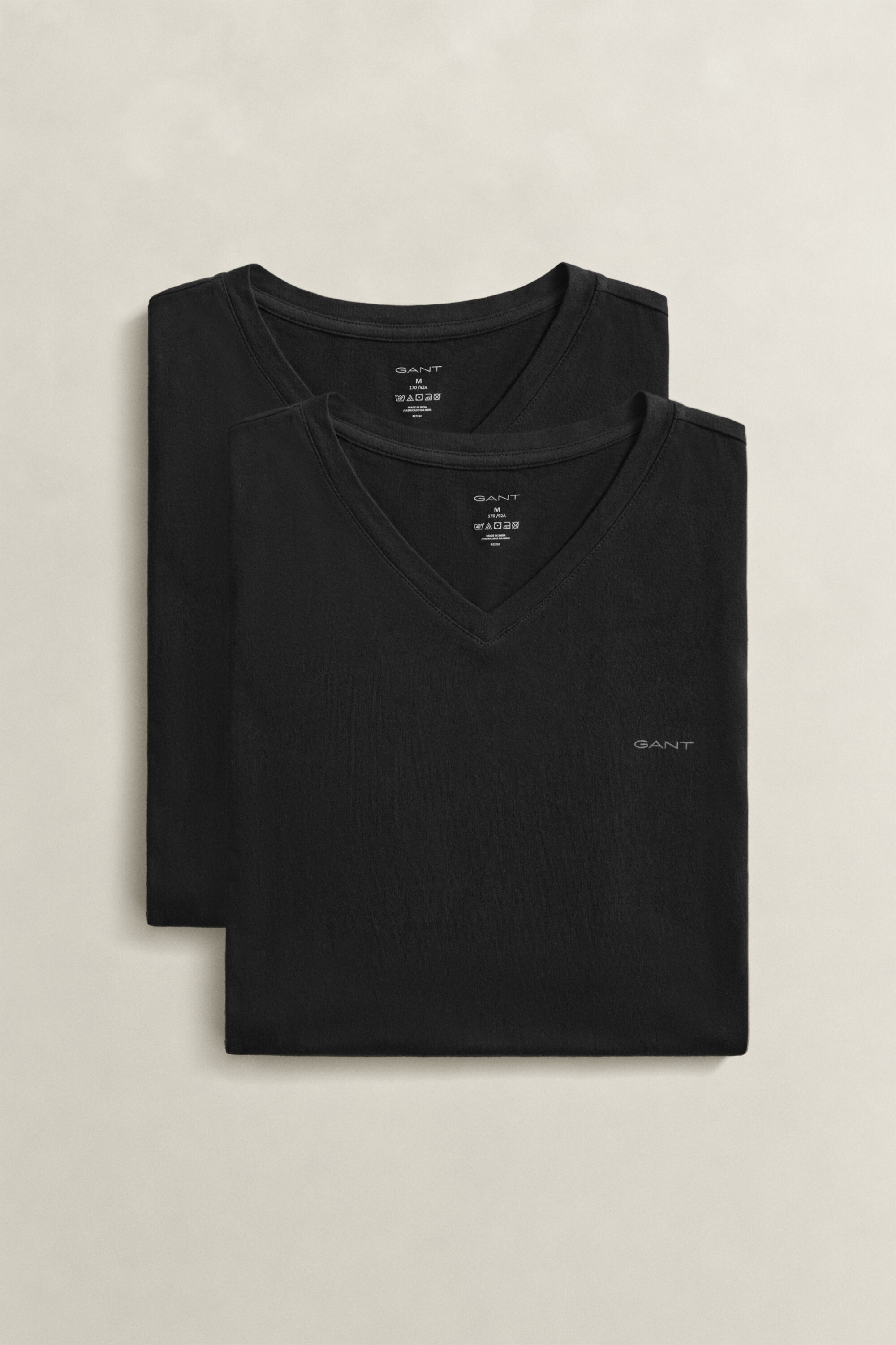 Paquete de dos camisetas de cuello de pico