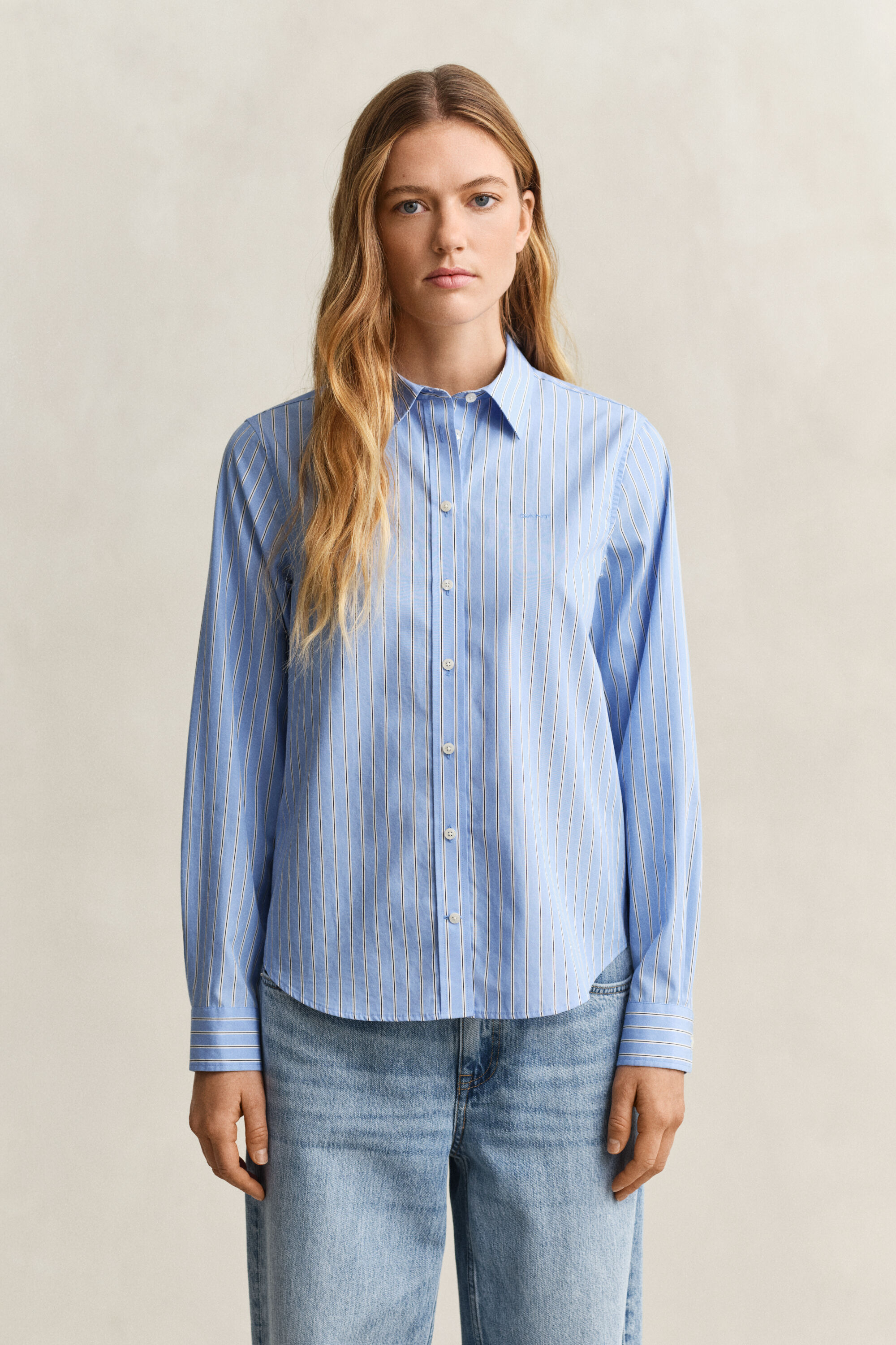 Camisa Regular Fit clásica de popelina a rayas