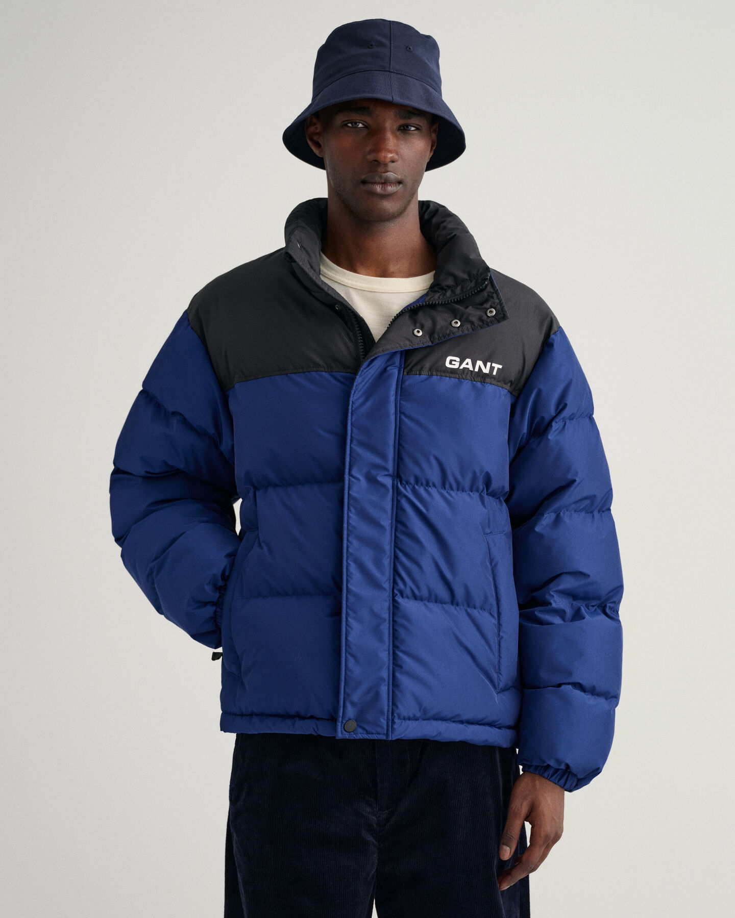 Chaqueta acolchada con diseño de bloques