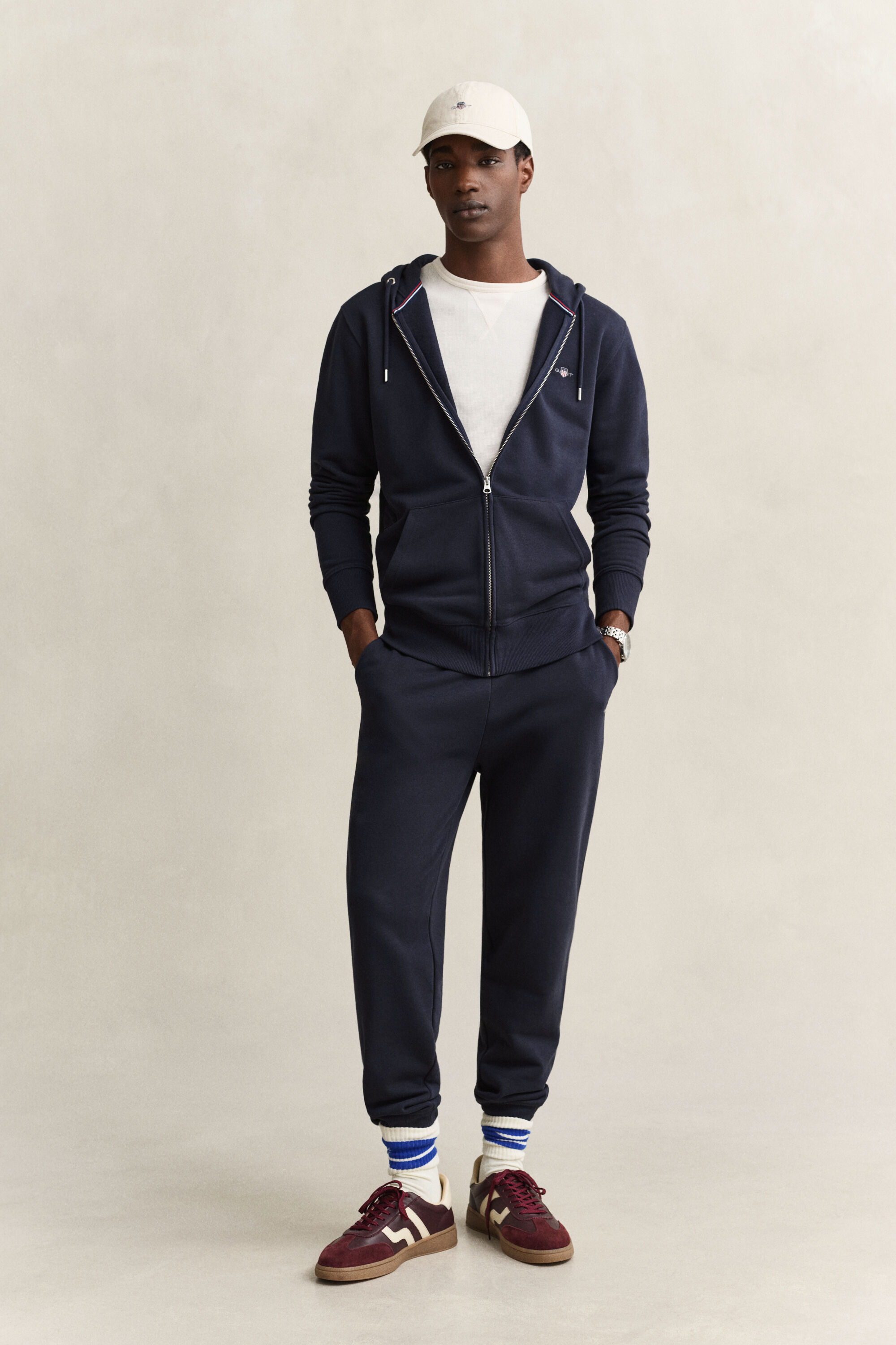 Sudadera con capucha y cremallera Shield