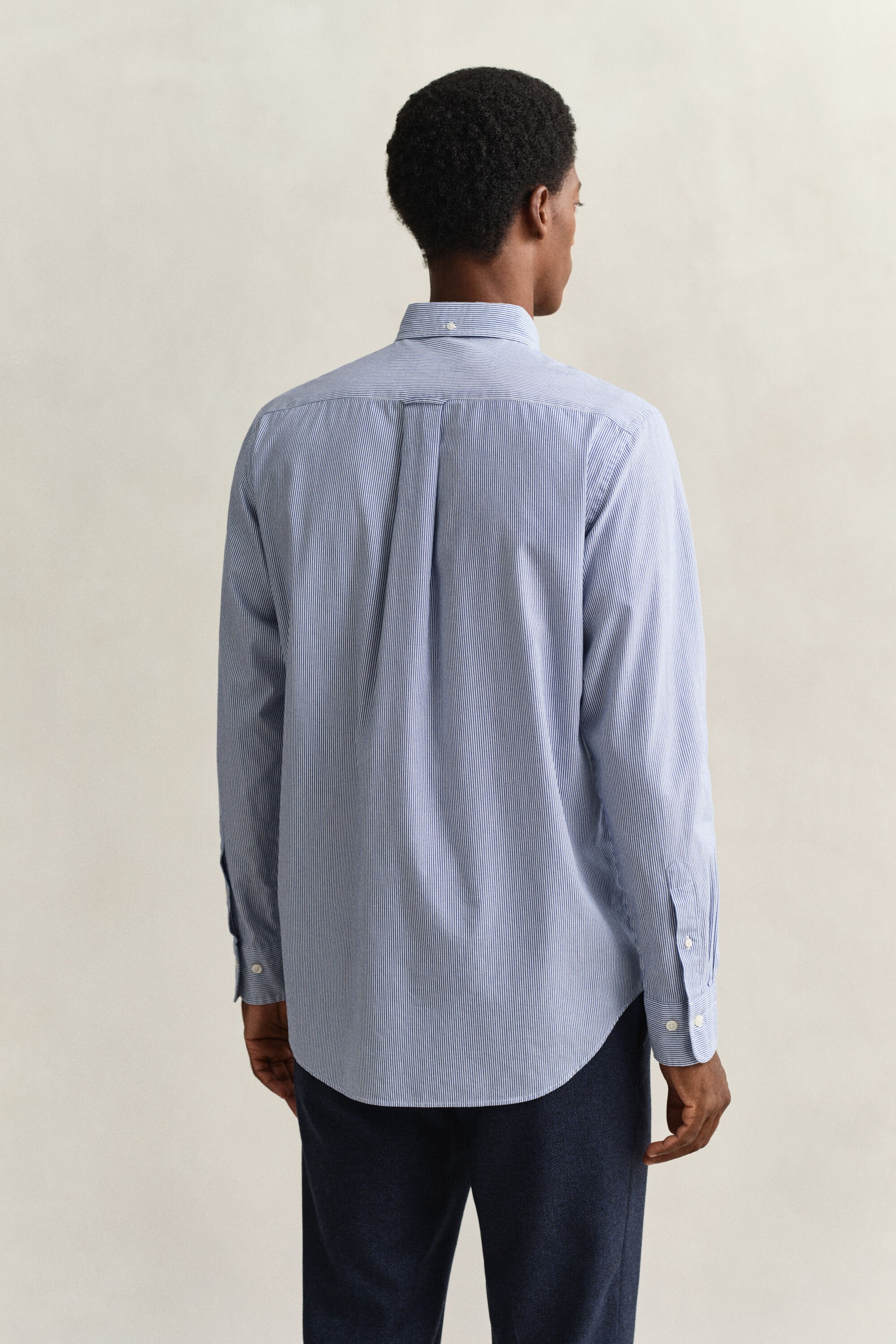 Camisa clásica de popelina de rayas finas