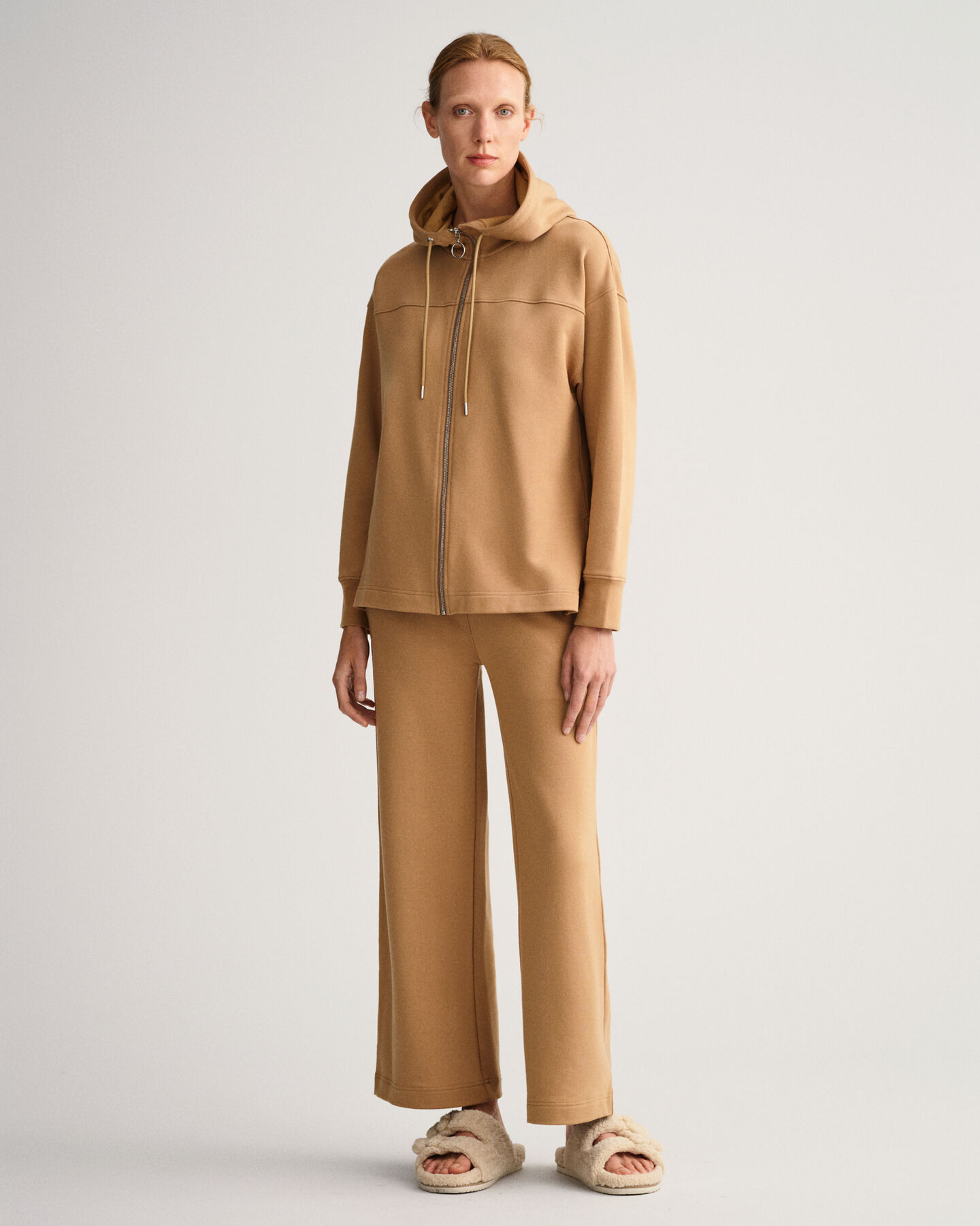 Sudadera con capucha y cremallera completa