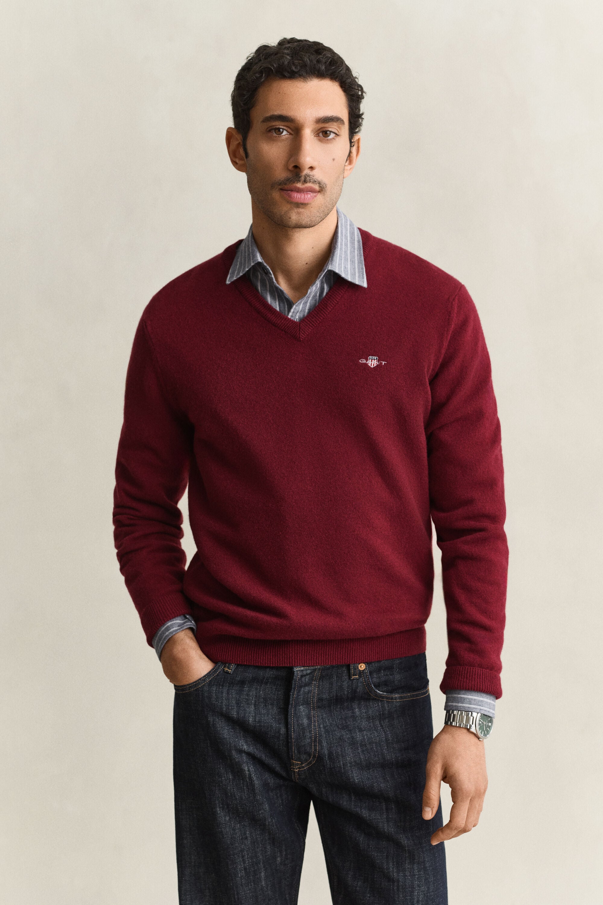 Jersey de cuello de pico en lana de oveja
