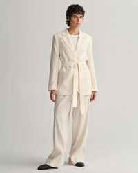 Americana Regular Fit Fluid con cintur&oacute;n