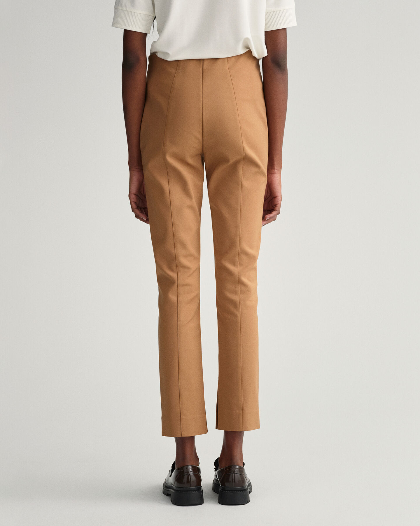 Pantalones de vestir con jaretas