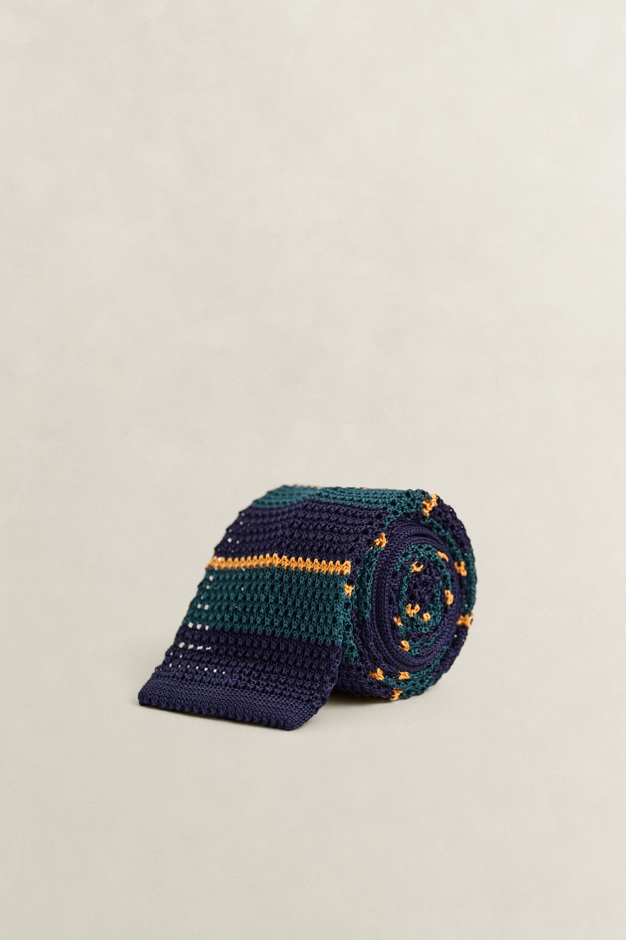 Corbata de punto a rayas