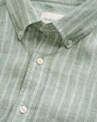 Camisa Regular Fit de lino a rayas