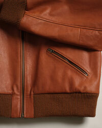 Cazadora de piel Wrangler x GANT