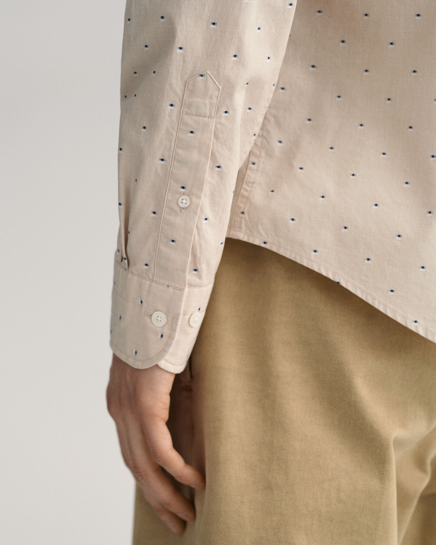 Camisa Slim Fit Dobby de lunares