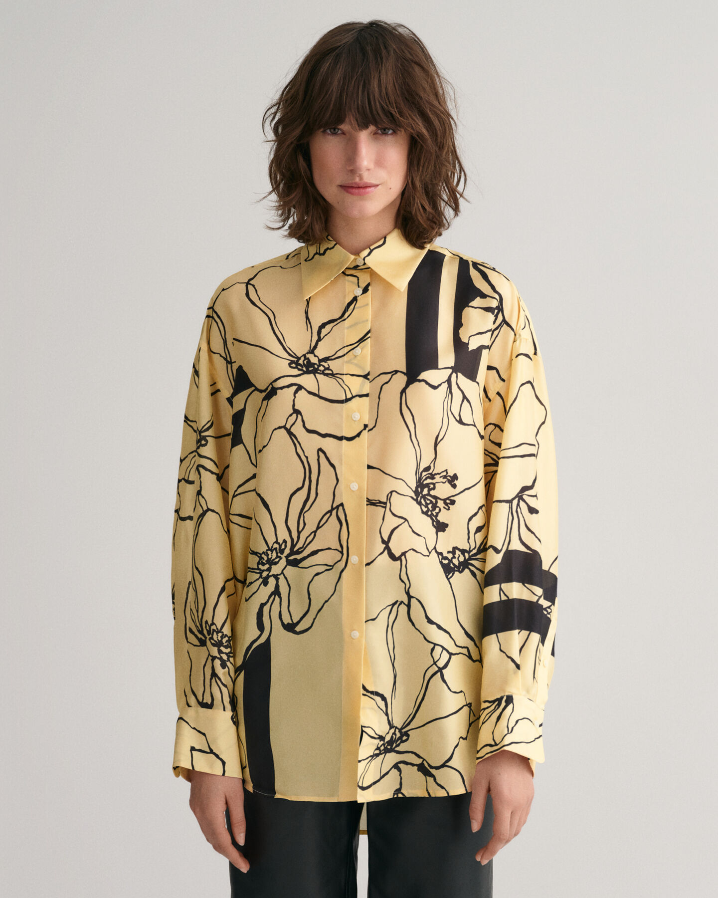 Camisa extragrande de seda Line Drawing