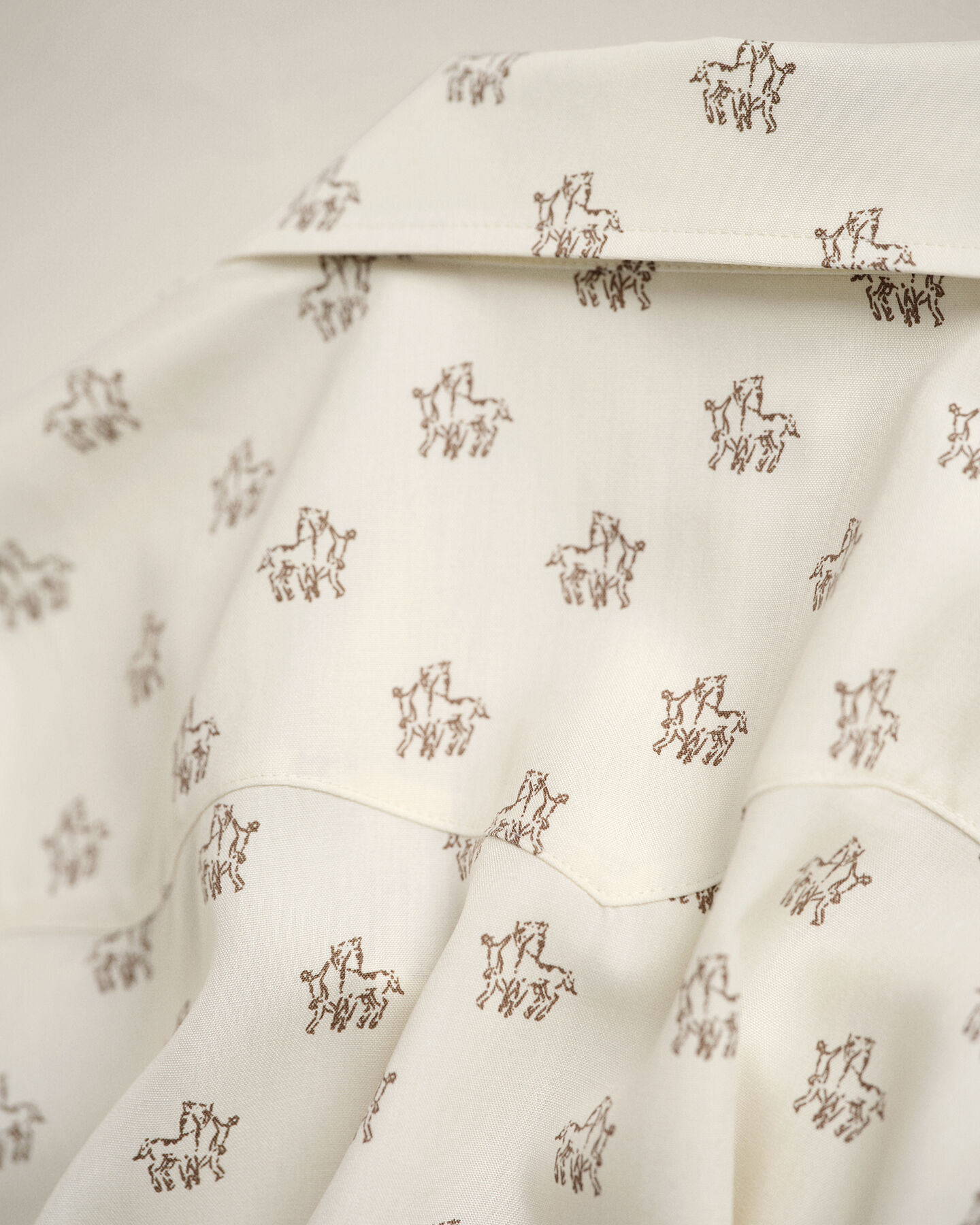 Camisa Slim Fit Wrangler x GANT Western de seda