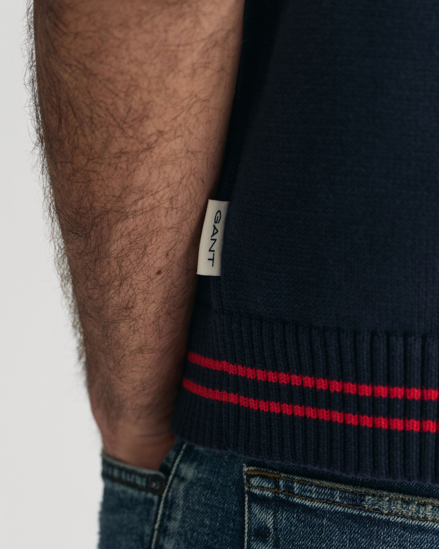 Chaleco con cuello de pico