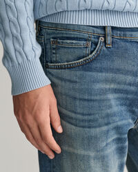 Vaqueros Regular Fit con lavado Archive