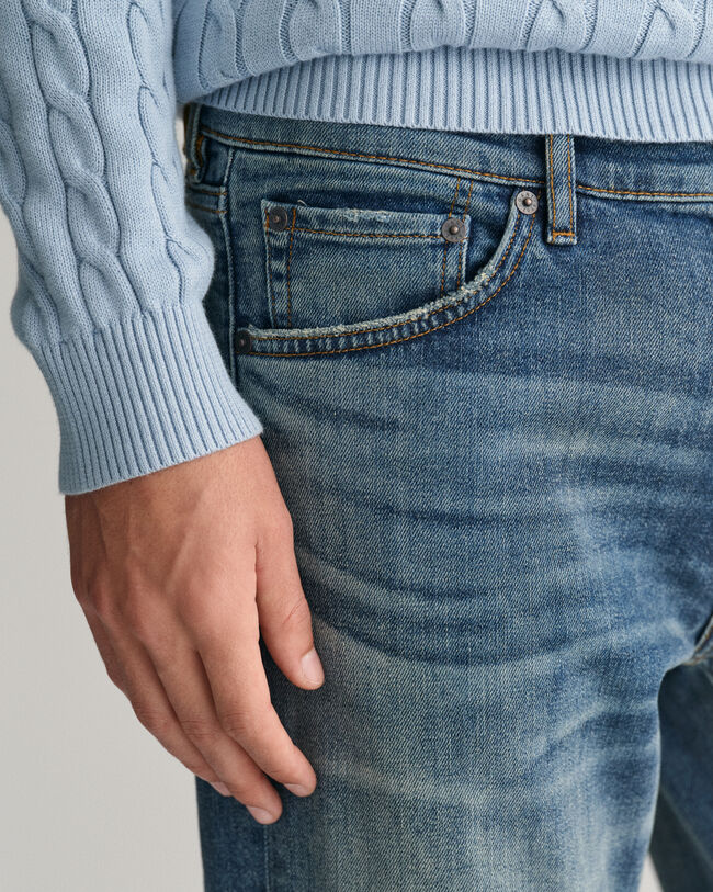 Vaqueros Regular Fit con lavado Archive