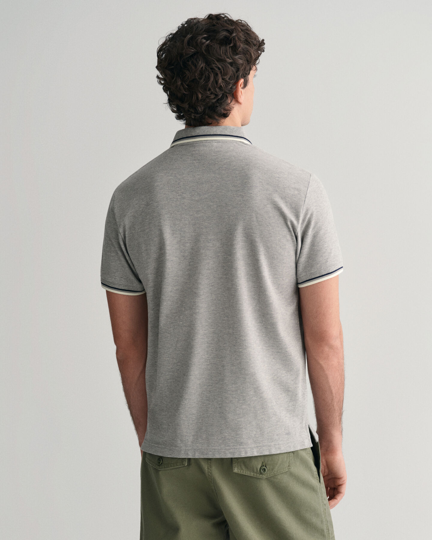 Polo de piqu&eacute; con ribete en dos colores