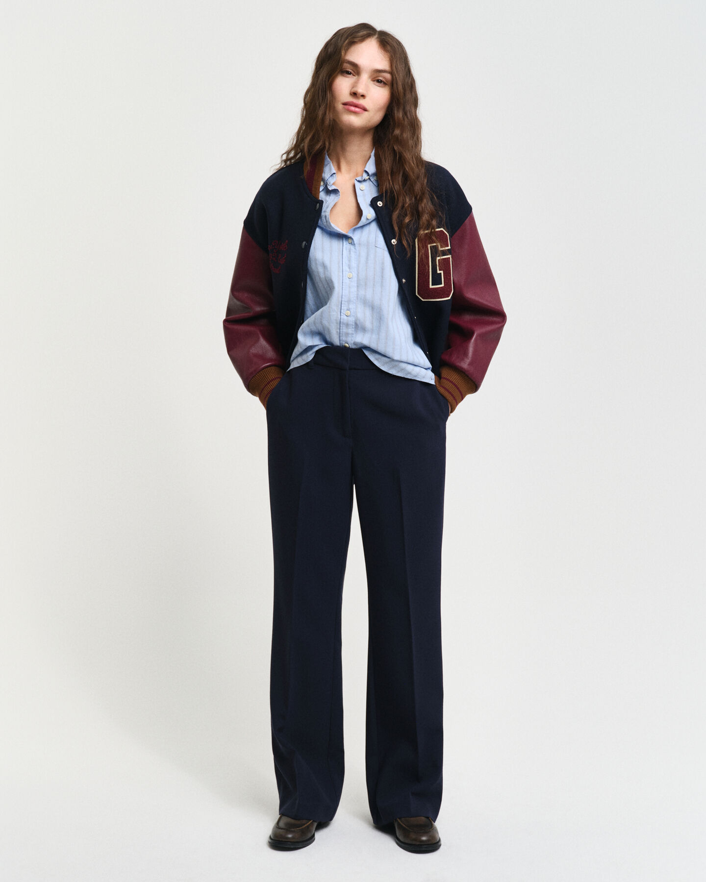 Pantalones de vestir Slim Fit acampanados