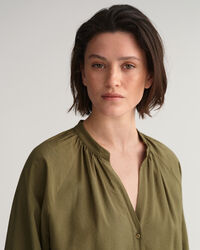 Vestido camisero con cuello recto