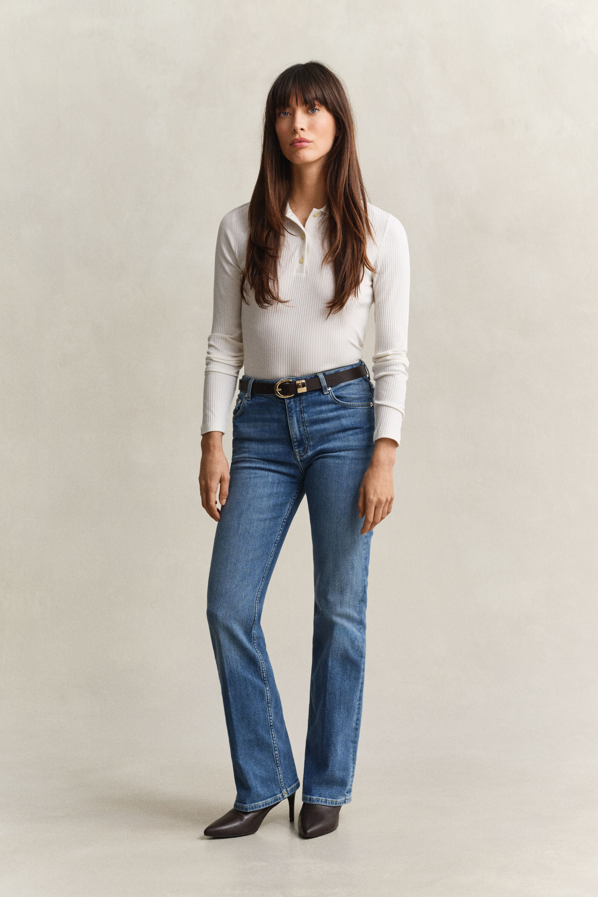 Vaqueros Slim Fit acampanados elásticos