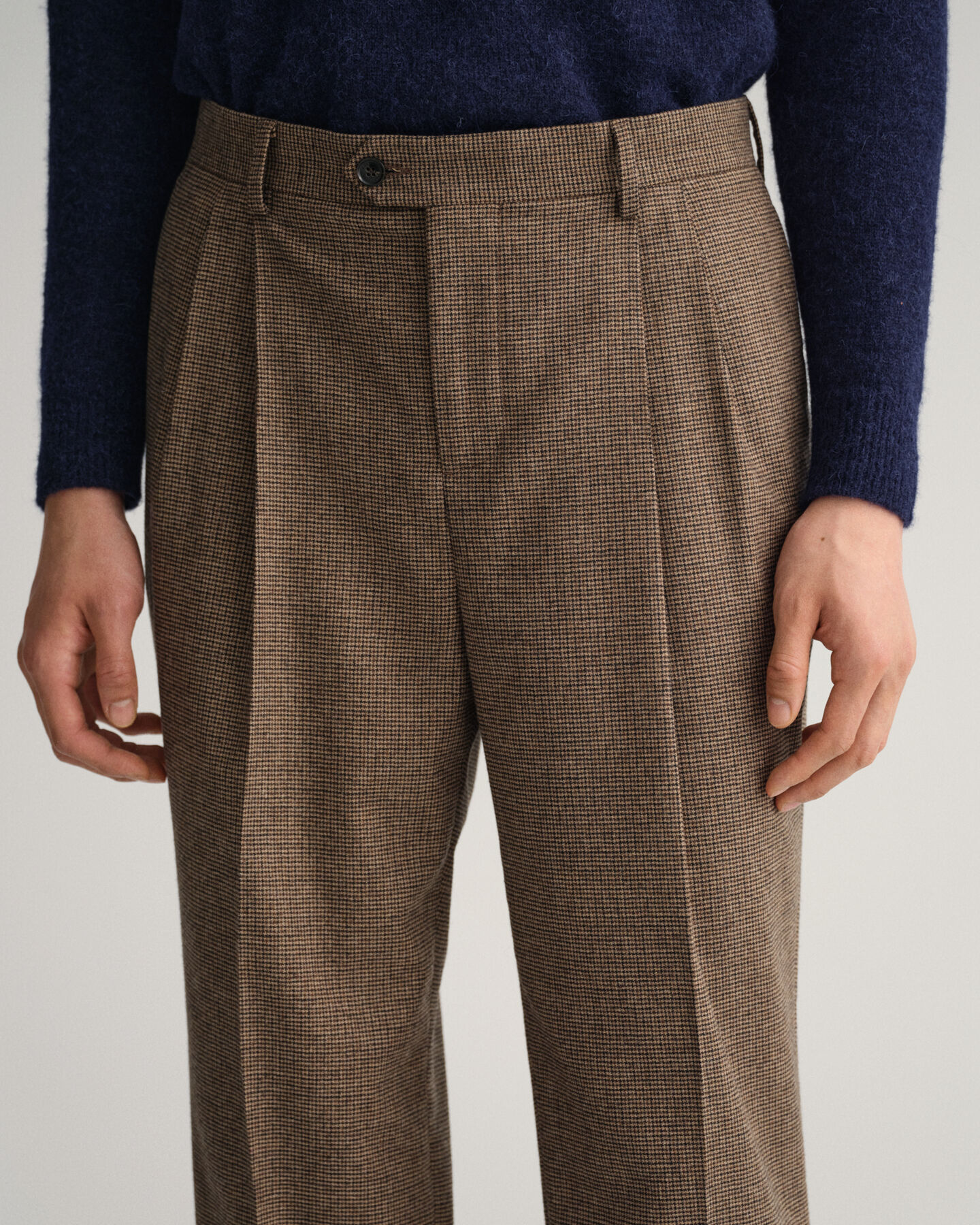 Pantalones de traje con estampado de pata de gallo