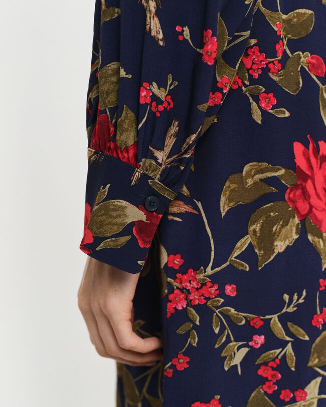 Vestido con estampado de rosas