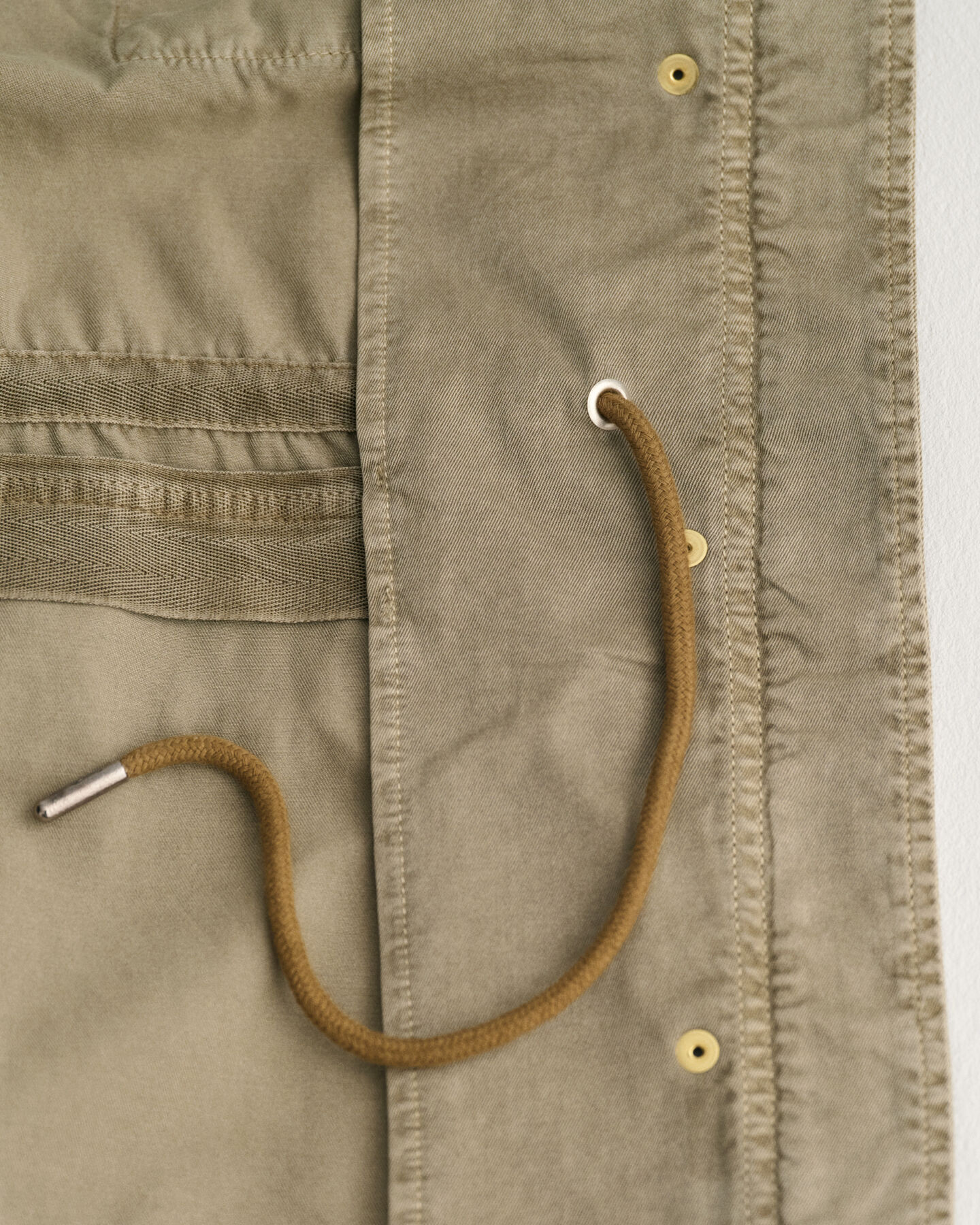 Cazadora militar teñida en prenda