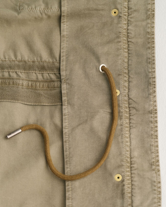 Cazadora militar teñida en prenda