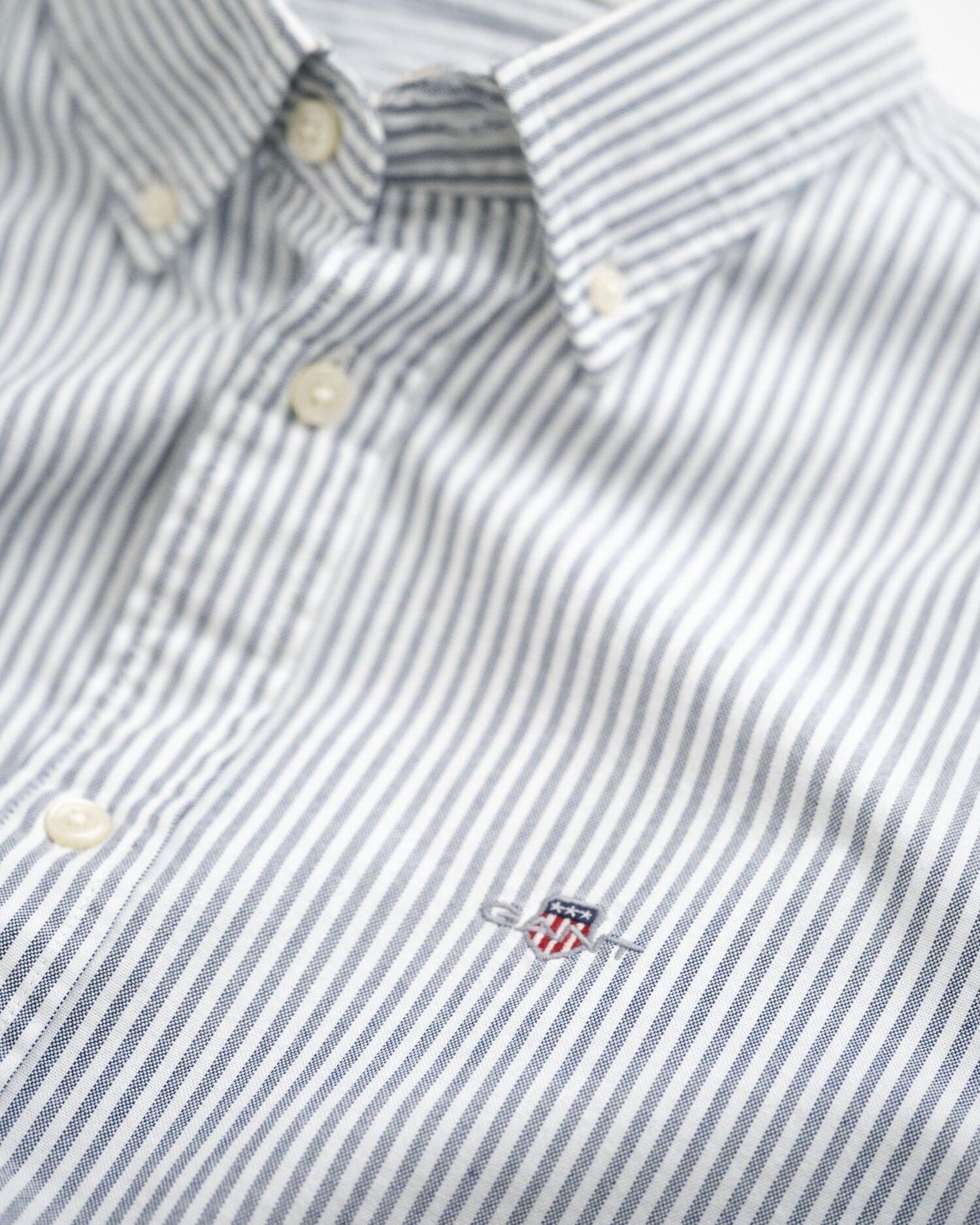 Camisa Oxford clásica Slim Fit de rayas finas