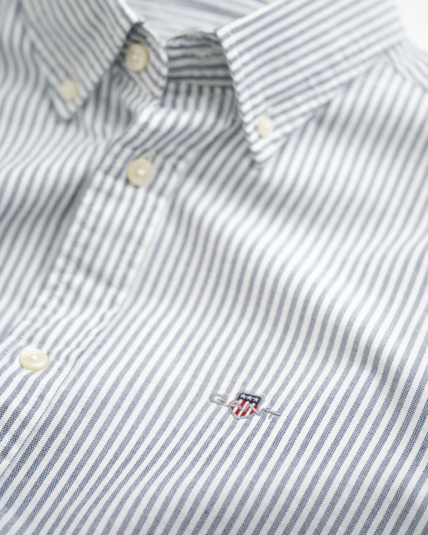 Camisa Oxford clásica Slim Fit de rayas finas