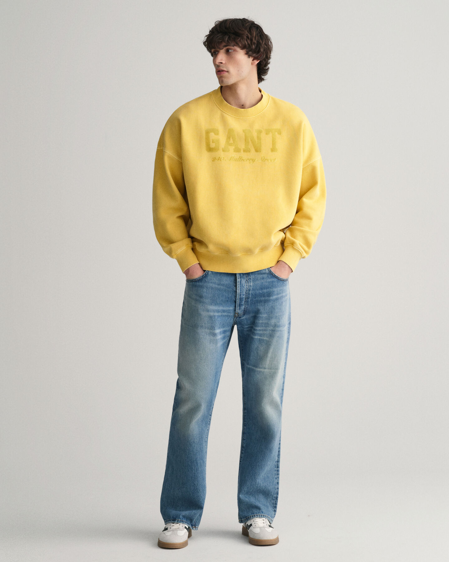 Sudadera de cuello redondo con lavado vintage