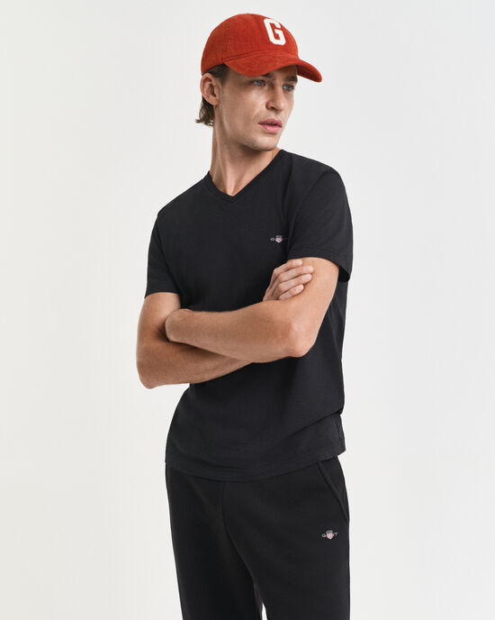 Camiseta Slim Fit Shield con cuello de pico