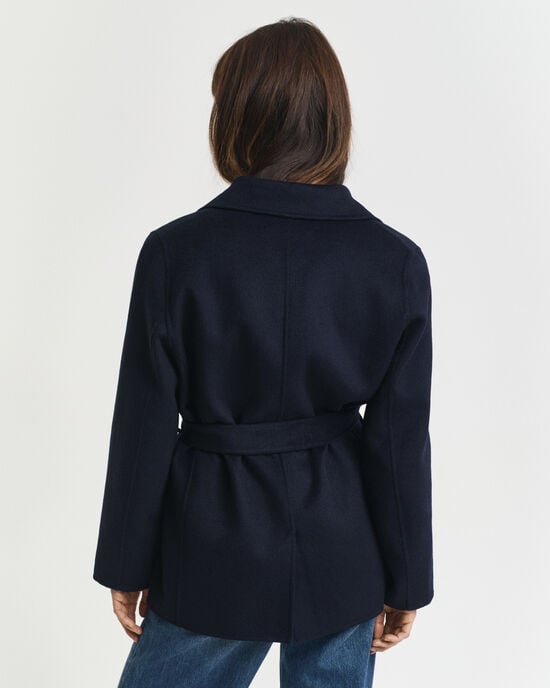 Chaqueta cosida a mano con cinturón