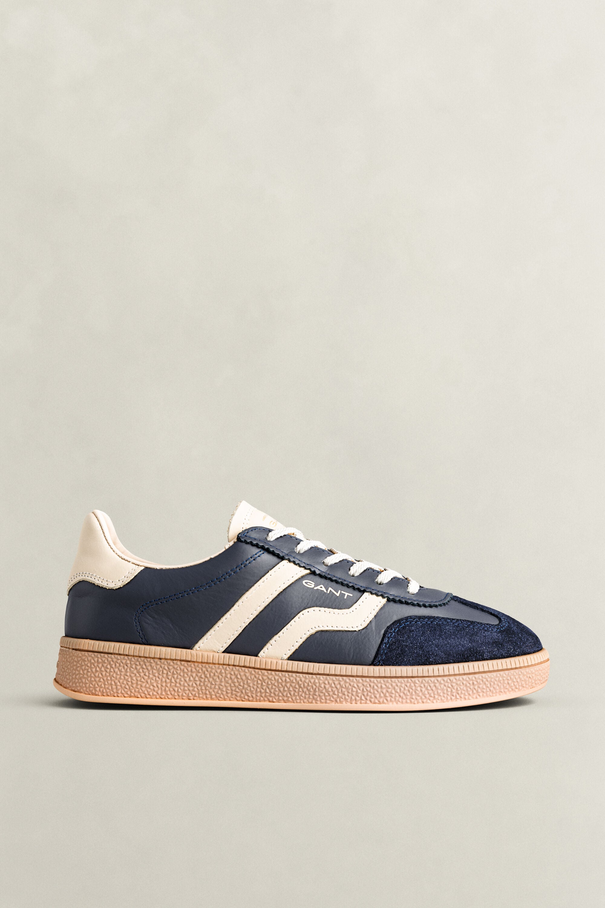 Zapatillas de piel y ante Cuzima