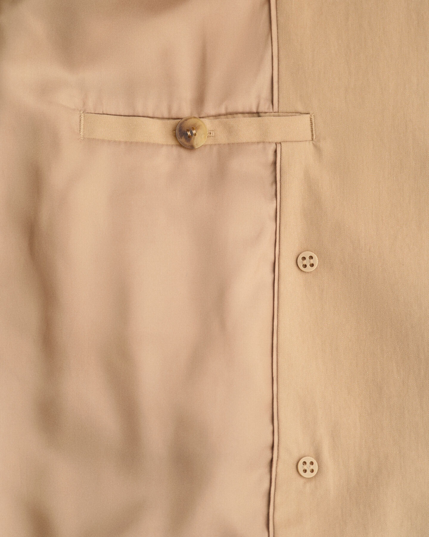 Chaqueta tipo gabardina de largo medio