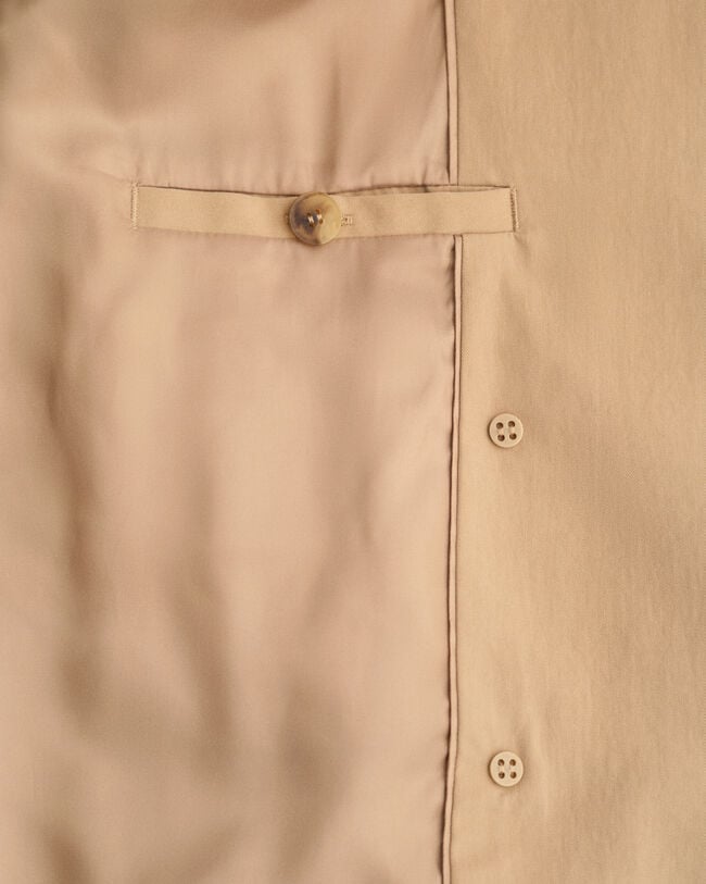 Chaqueta tipo gabardina de largo medio