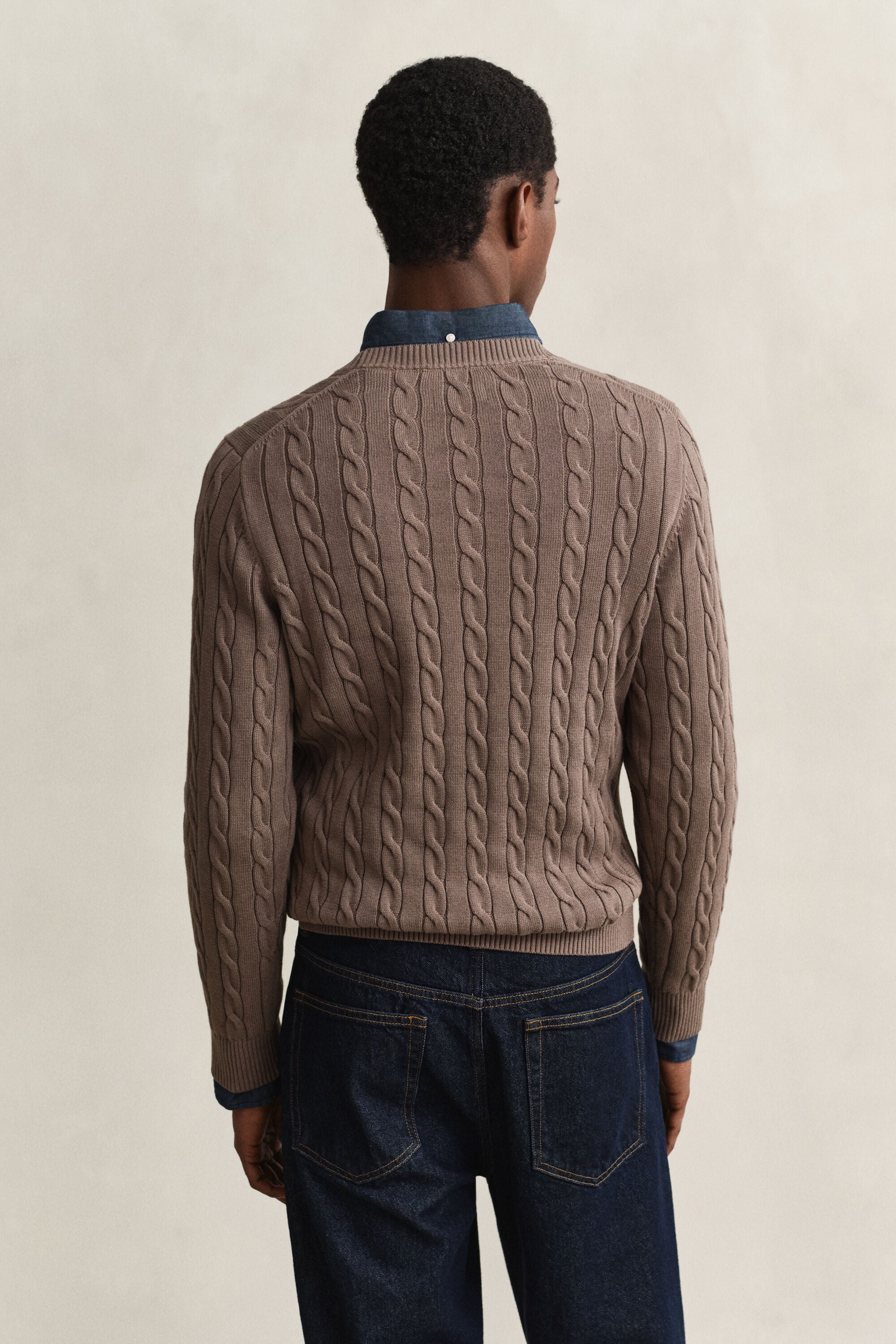 Jersey de cuello redondo y punto de ochos en algodón