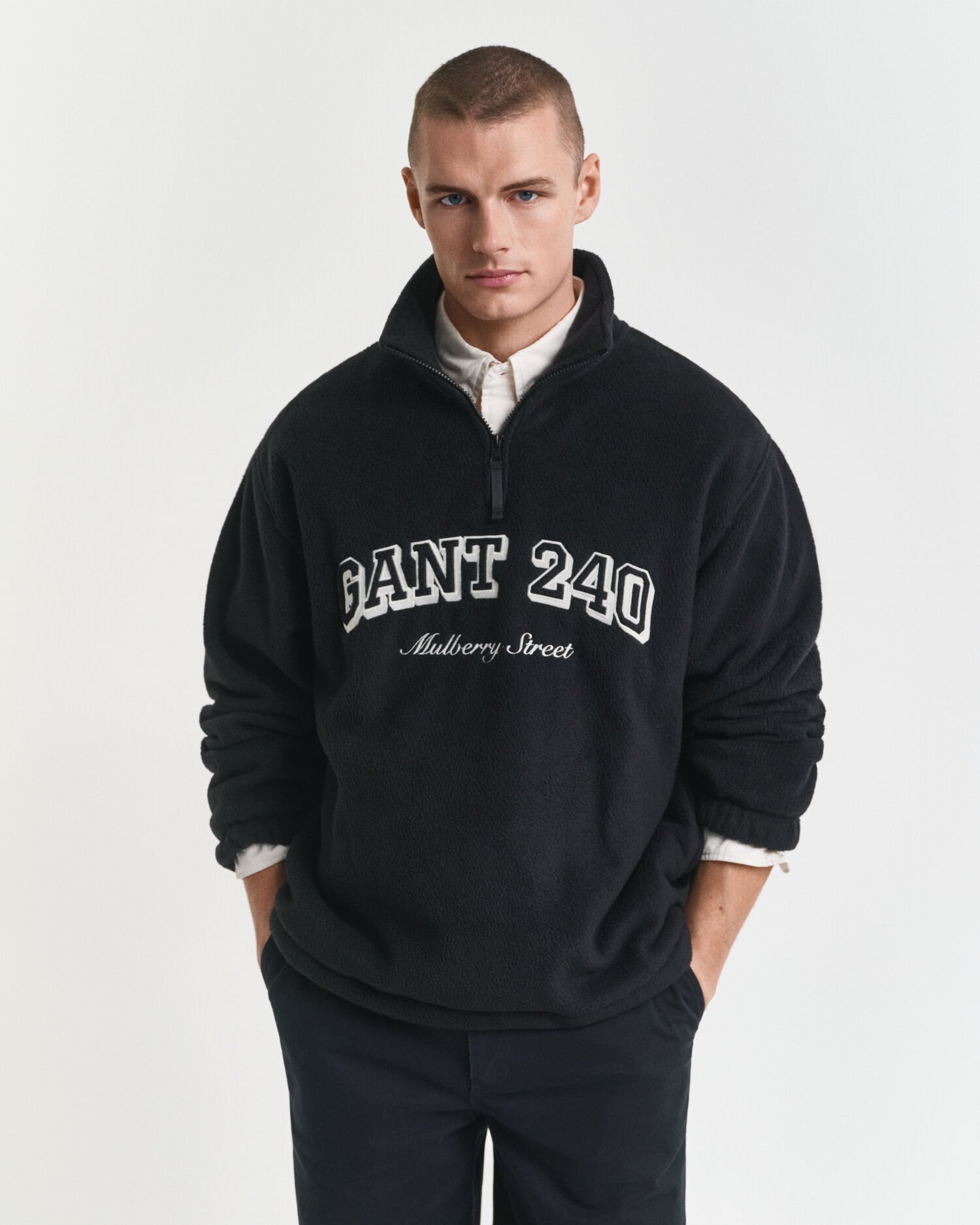 Forro polar con diseño gráfico