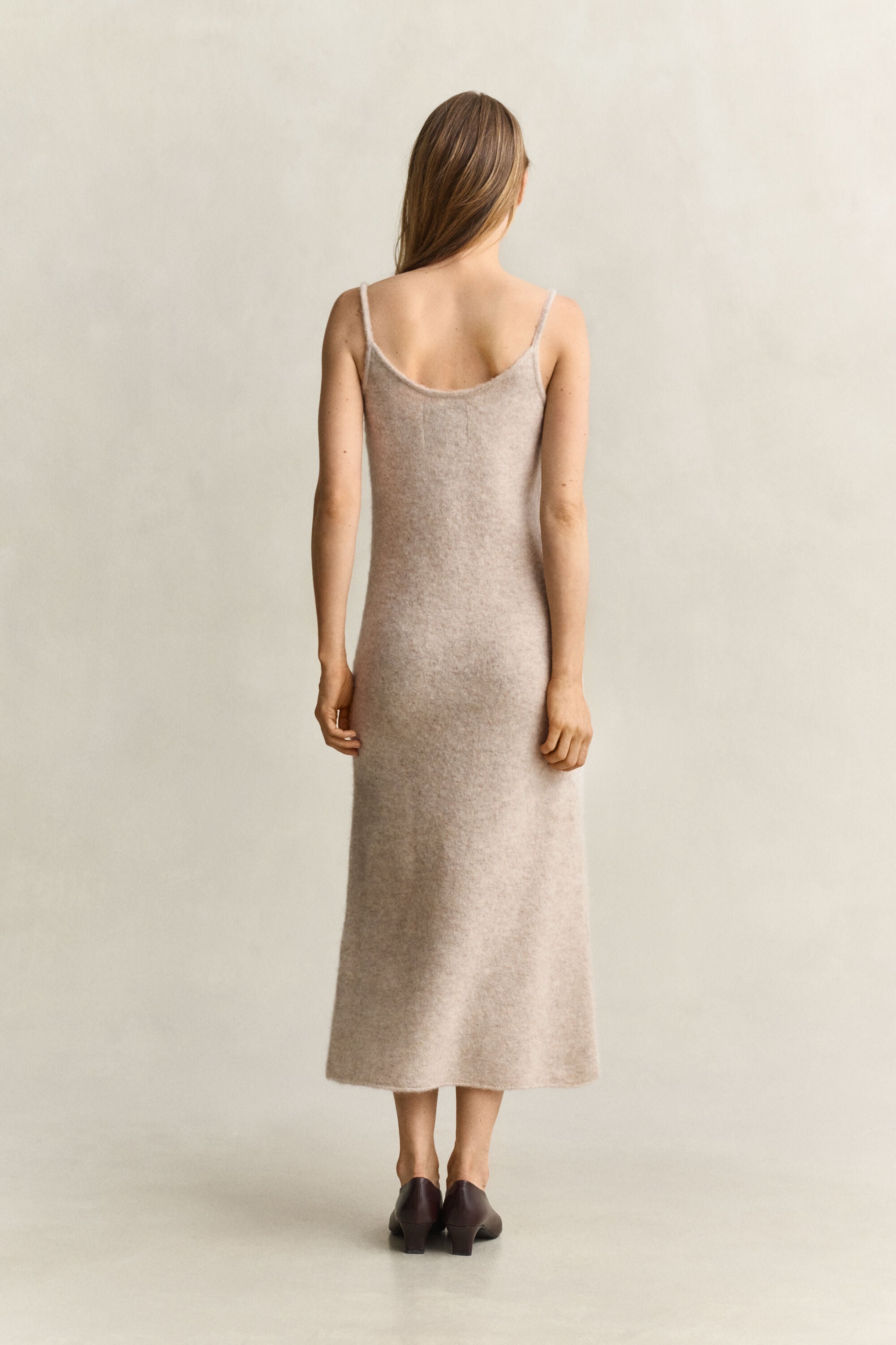 Vestido de punto en mezcla de lana de alpaca con tirantes