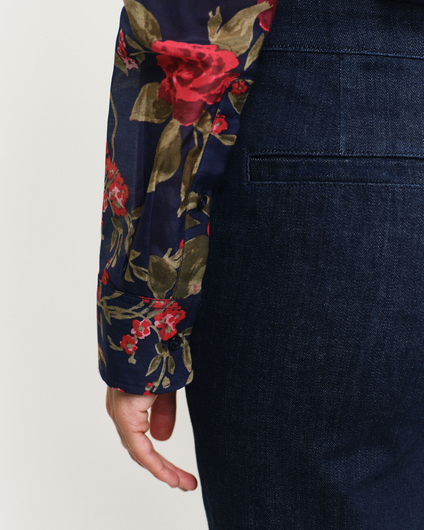 Camisa Relaxed Fit de seda y algod&oacute;n con estampado de rosas