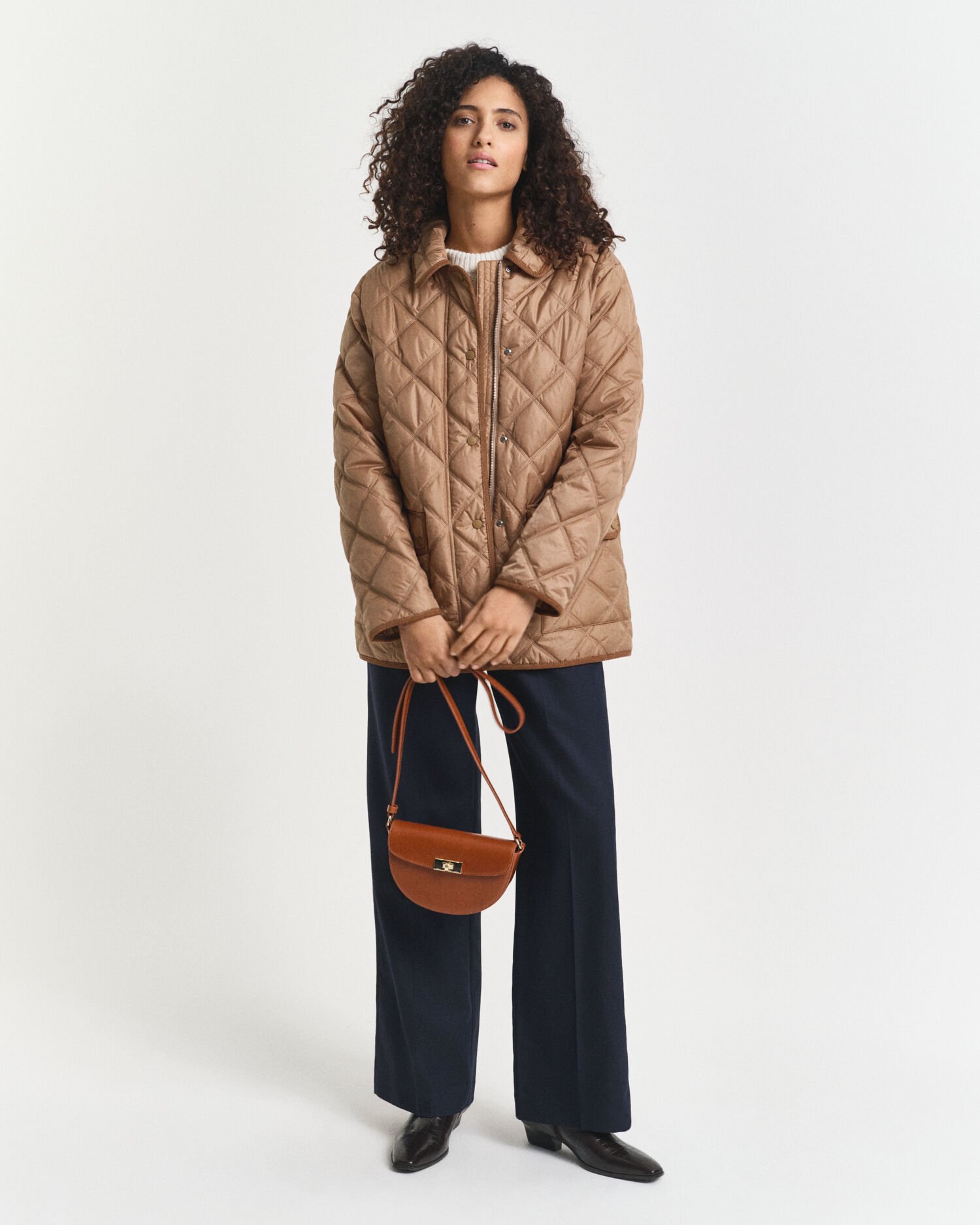 Cazadora acolchada con ribete de pana