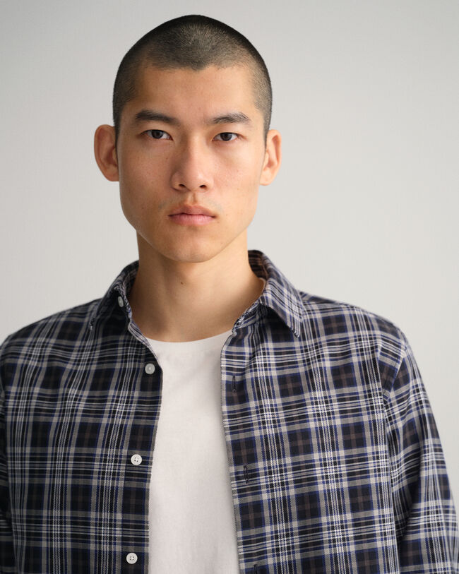 Camisa Slim Fit de sarga de cuadros