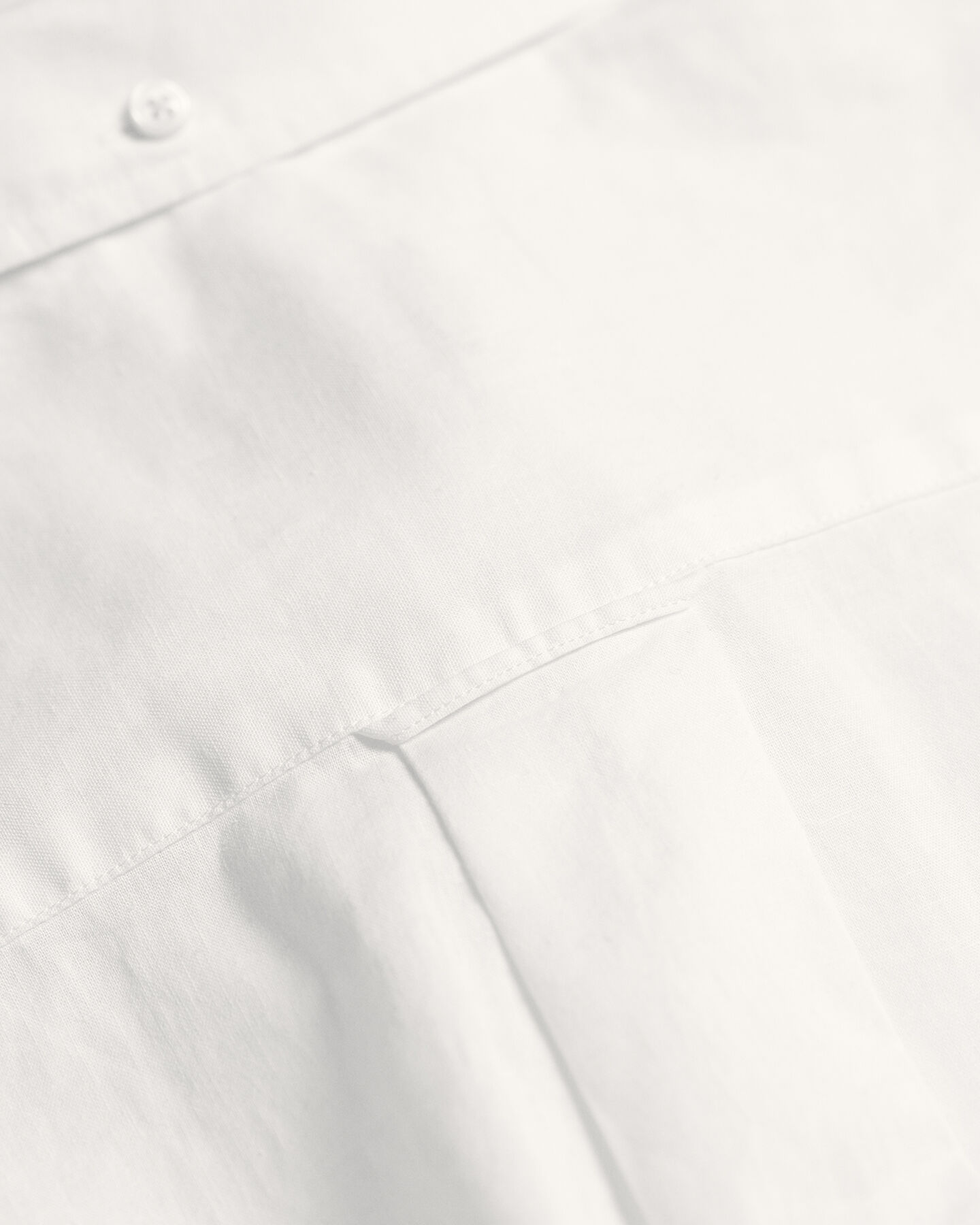 Camisa Regular Fit de manga corta en algod&oacute;n y lino