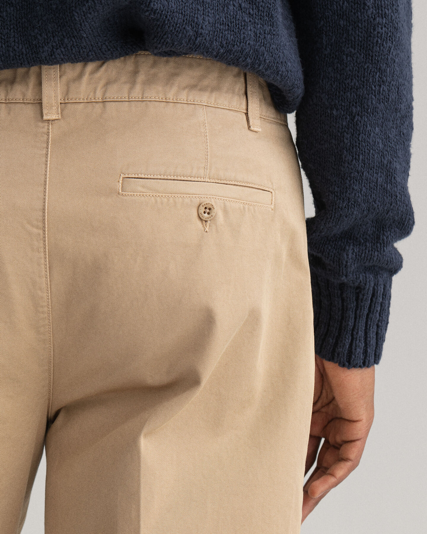Pantalones chinos de sarga de algodón con pernera ancha